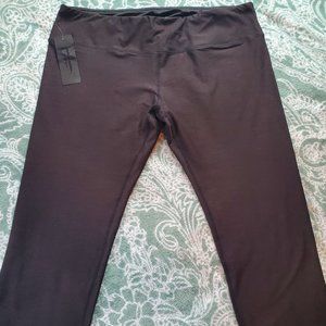 ODODOS NWT Women's Plus Size 2XL Black Mid Waist Yoga Capri Pants Stretch